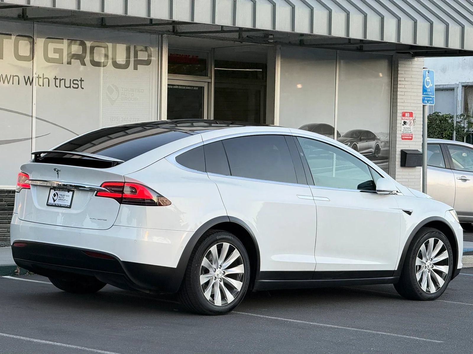 Used 2020 Tesla Model X AWD/4WD image 8