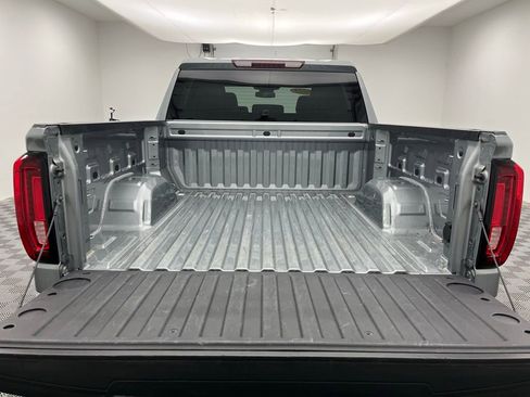 Used 2023 GMC Sierra 1500 SLT image 31