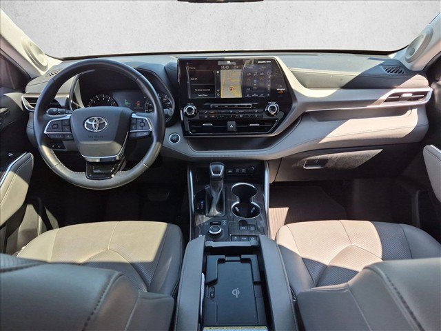 Used 2020 Toyota Highlander Limited AWD/4WD image 17