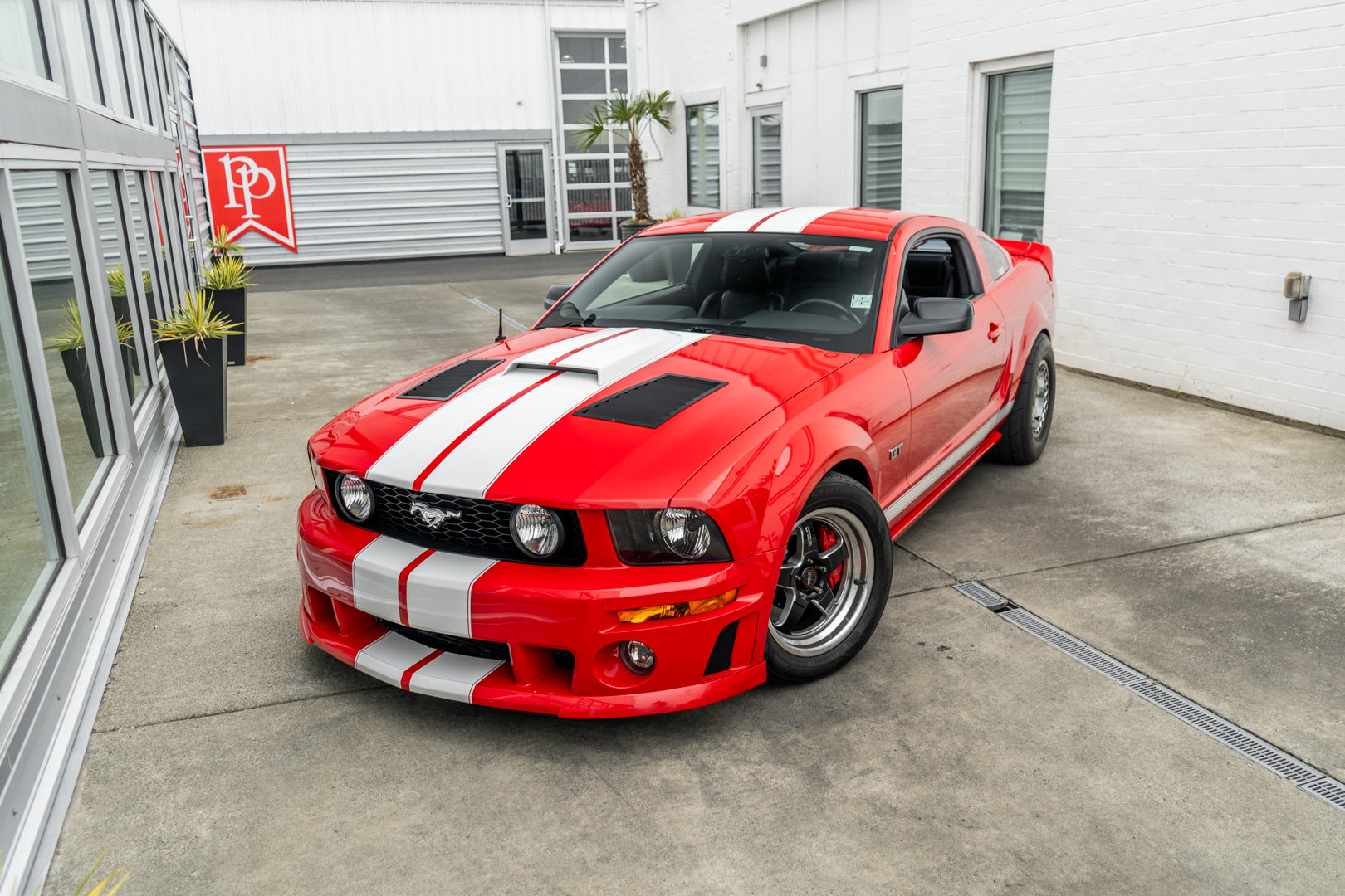 Used 2006 Ford Mustang GT RWD image 3