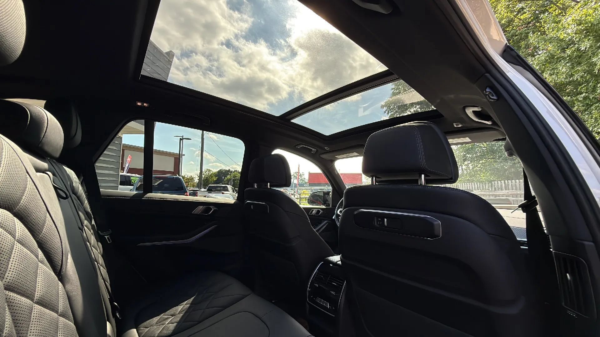 Used 2024 BMW X5 M60i w/ Climate Comfort Package AWD/4WD image 56