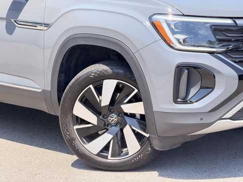 Used 2024 Volkswagen Atlas Cross Sport SEL AWD/4WD image 3