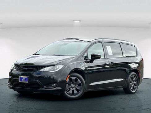 Used 2019 Chrysler Pacifica Limited w/ Advanced Safetytec Group FWD image 2