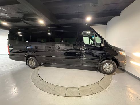 Used 2020 Mercedes-Benz Sprinter 3500 image 11
