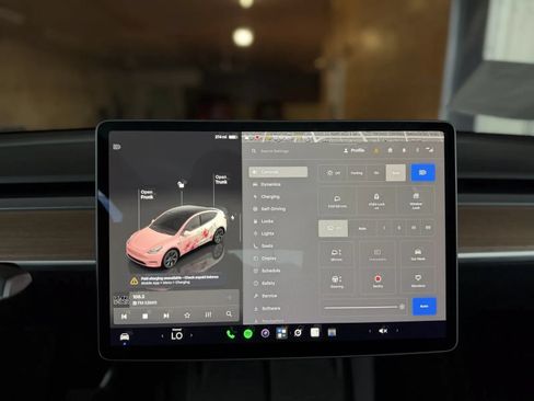 Used 2024 Tesla Model Y Long Range AWD/4WD image 25