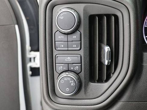 Used 2022 Chevrolet Silverado 1500 Custom Trail Boss w/ Safety Confidence Package image 29