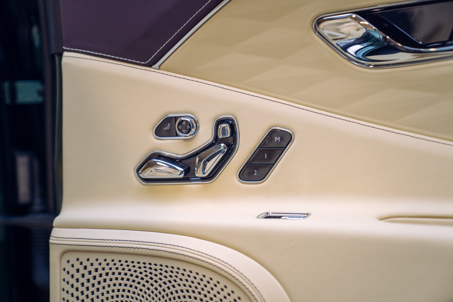 Used 2022 Bentley Flying Spur V8 AWD/4WD image 48