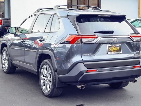 Used 2023 Toyota RAV4 XLE Premium FWD image 21