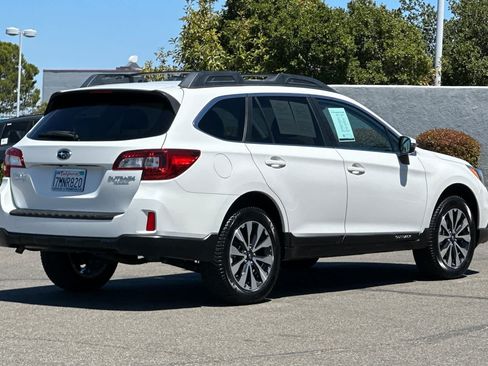 Used 2015 Subaru Outback 2.5i Limited AWD/4WD image 2