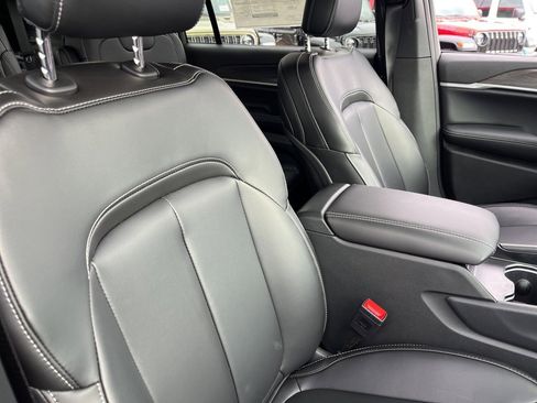 New 2025 Jeep Grand Cherokee L Limited image 43