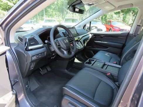 New 2026 Honda Odyssey Touring image 2