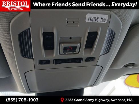 Used 2020 Toyota Highlander XLE image 27