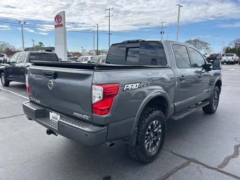 Used 2018 Nissan Titan PRO-4X w/ Pro-4x Convenience Package image 18