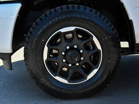 Used 2026 RAM 2500 Laramie AWD/4WD image 12