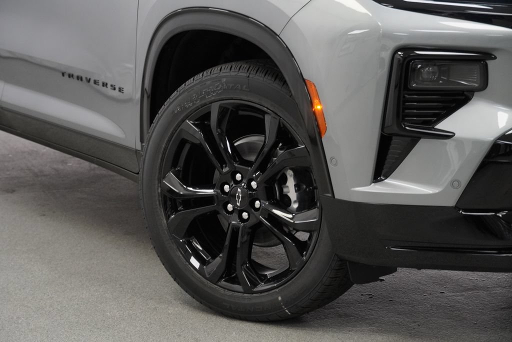 New 2027 Chevrolet Traverse RS w/ LPO, Floor Liner Package AWD/4WD image 10