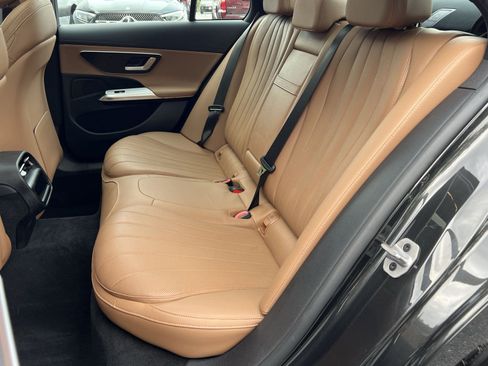 Used 2025 Mercedes-Benz E 350 4MATIC Sedan image 30