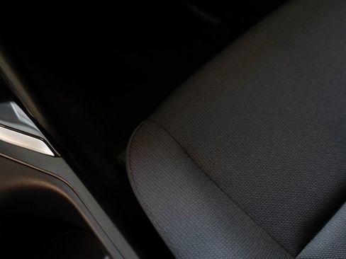 Used 2025 Toyota Corolla LE image 24