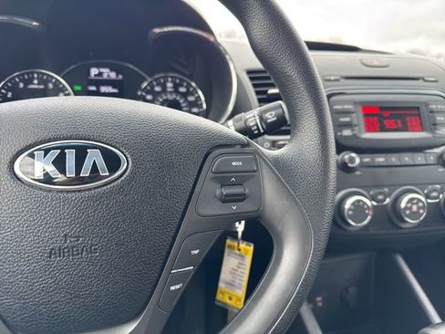 Used 2017 Kia Forte LX image 17