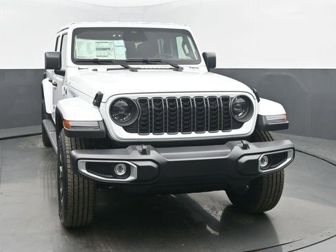 New 2026 Jeep Gladiator Sport AWD/4WD image 8