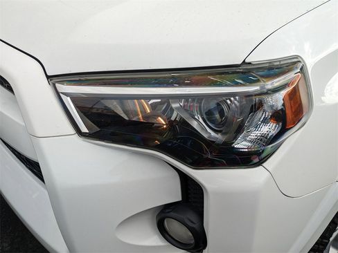 Used 2016 Toyota 4Runner SR5 image 7