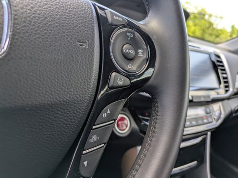 Used 2016 Honda Accord Touring image 22