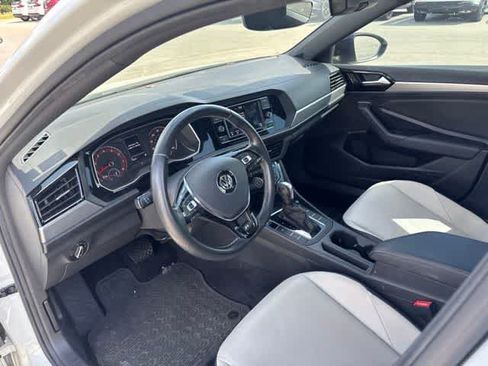 Used 2021 Volkswagen Jetta R-Line FWD image 9
