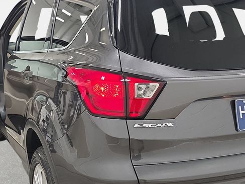 Used 2019 Ford Escape SE FWD image 33