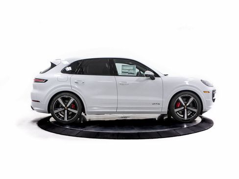 New 2026 Porsche Cayenne GTS image 8