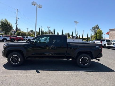 Used 2024 Toyota Tacoma TRD Off-Road w/ TRD Off Road Premium Package AWD/4WD image 14
