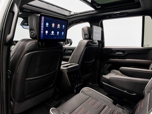 Used 2025 GMC Yukon AT4 Ultimate w/ LPO, Illumination Package AWD/4WD image 43
