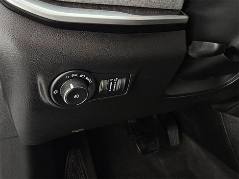 Used 2022 Jeep Compass Latitude image 22