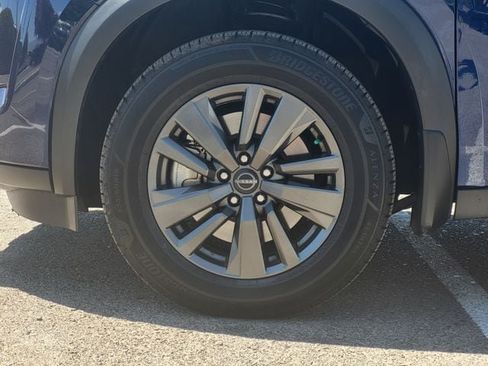 Certified 2024 Nissan Pathfinder SV FWD image 7