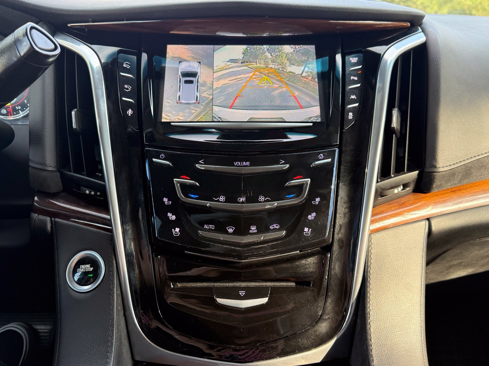 Used 2016 Cadillac Escalade Luxury AWD/4WD image 31