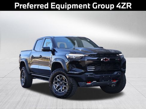 Used 2024 Chevrolet Colorado ZR2 w/ ZR2 Convenience Package III AWD/4WD image 3