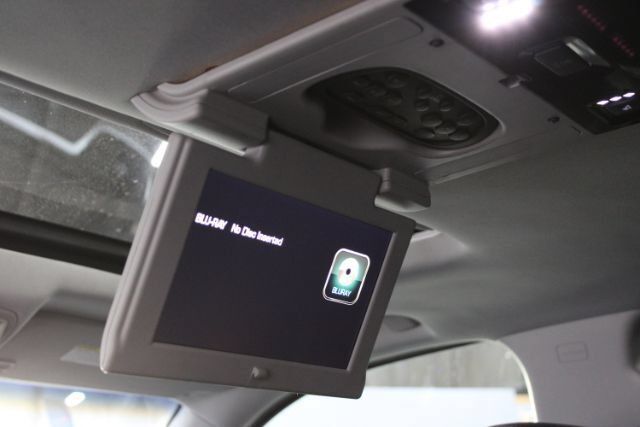 Used 2016 Chevrolet Suburban LTZ AWD/4WD image 25