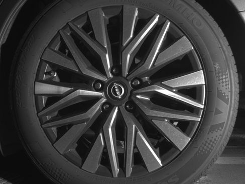 Used 2025 Nissan Altima 2.5 SV FWD image 14