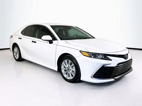 Used 2024 Toyota Camry LE image 23