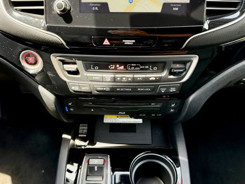 Used 2021 Honda Pilot Elite image 14