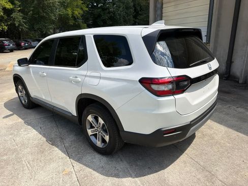 Used 2025 Honda Pilot EX-L image 8