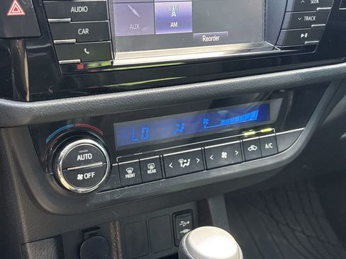 Used 2014 Toyota Corolla S FWD image 18