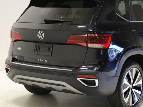 Used 2023 Volkswagen Taos SE image 6