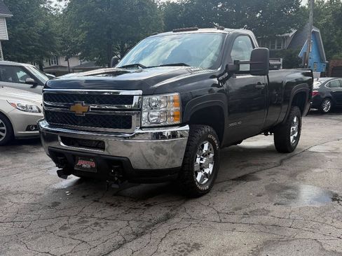 Used 2014 Chevrolet Silverado 3500 W/T w/ Snow Plow Prep Package AWD/4WD image 2