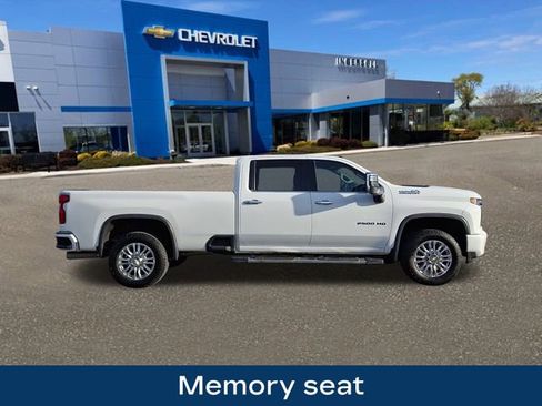 Used 2023 Chevrolet Silverado 2500 High Country image 10