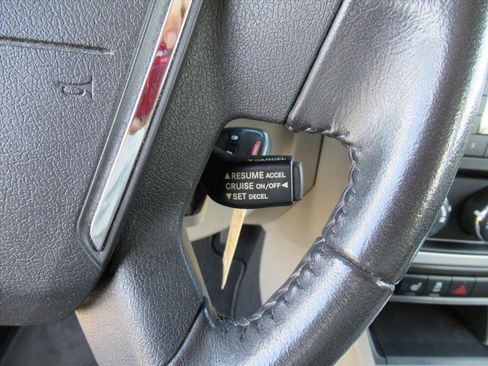 Used 2011 Dodge Caliber Uptown image 17