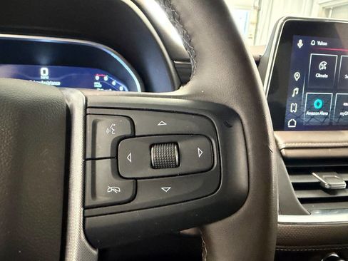 Used 2023 GMC Yukon XL SLT w/ SLT Premium Package AWD/4WD image 17