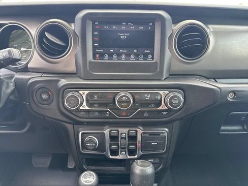 Used 2023 Jeep Wrangler Unlimited AWD/4WD image 19