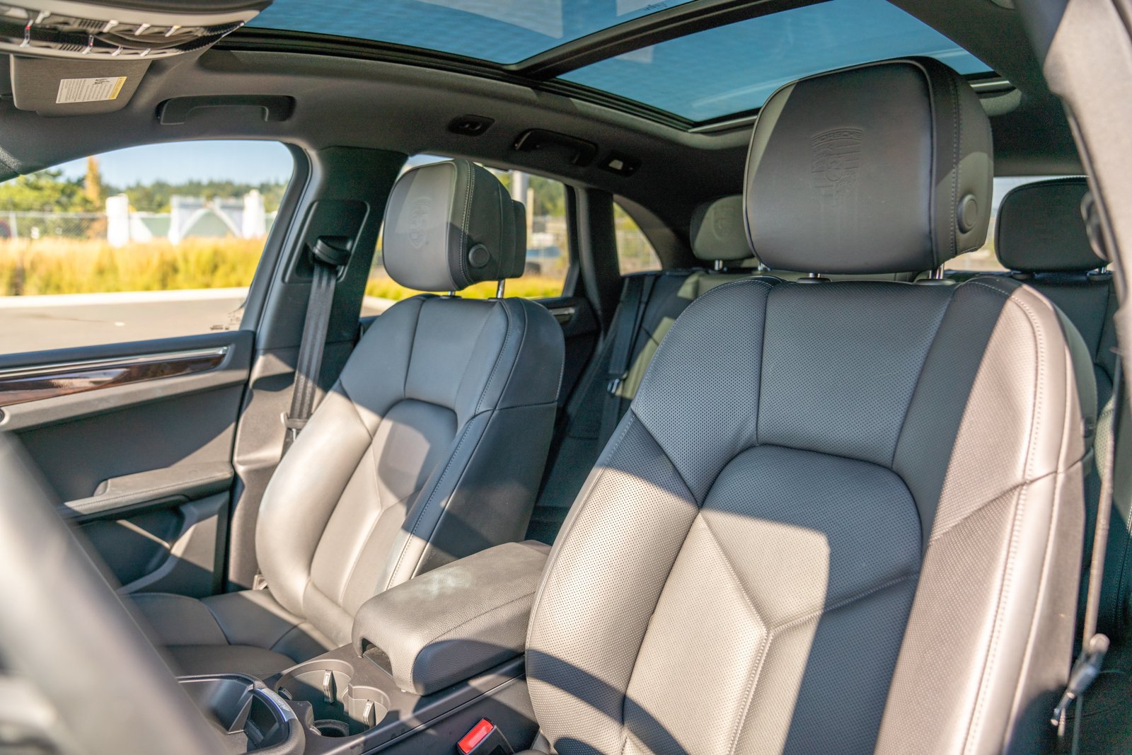 Certified 2026 Porsche Macan AWD/4WD image 5