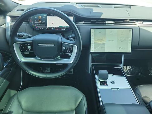 Used 2025 Land Rover Range Rover Long Wheelbase SE AWD/4WD image 19