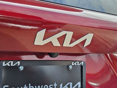 Certified 2023 Kia Sorento S w/ Panoramic Sunroof Package image 11