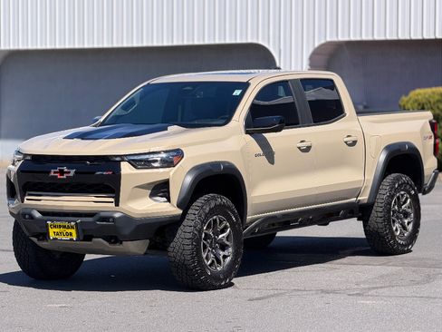 Used 2023 Chevrolet Colorado ZR2 w/ ZR2 Convenience Package III AWD/4WD image 17